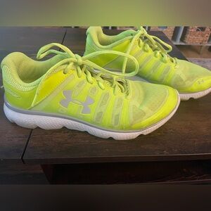 Under Armour Women’s sneakers.  preloved/good condition.